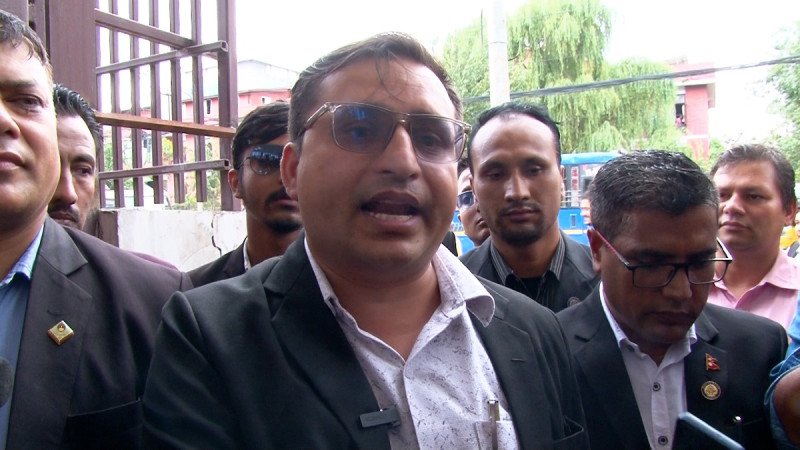 सुन काण्डका मुख्य अपराधी बचाउने कार्य भएको भन्दै कानुन व्यवसायी विरोधमा 